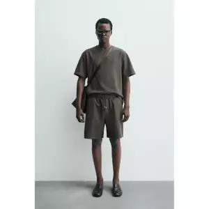 ZARA 릴렉스핏 스트럭처 티셔츠 - 그린