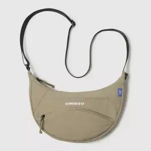 [엄브로] 에센셜 포켓 호보백 BEIGE UR123CBG11 BEI0