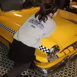 지프 jeep 360g M-Logo 반집업 맨투맨 (JR5TSU838MG)