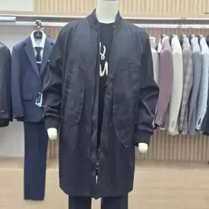 [레노마 옴므]세미오버핏 차이나형 블랙트렌치코트 RPCMBH01A_DJ