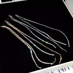 투라인 샤이닝 데일리 롱귀걸이-화이트