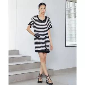 [에고이스트](25가을) 세미 오버핏 자수 니트 원피스 (ER3KO760)[35819839]