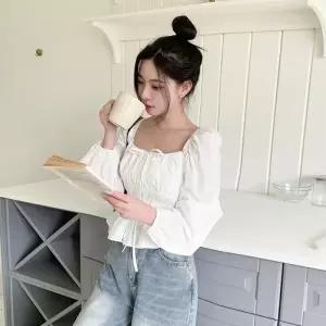 [다잇템] 여성 스모킹 고무줄 허리 잔주름 스퀘어넥 벌룬소매 드로우코드 리본 티셔츠