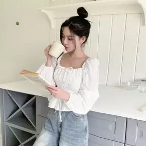 여성 스퀘어넥 리본 스트링 스모크 밴딩 허리 셔링 퍼프소매 티셔츠