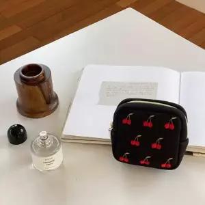 여성 여자 다용도 미니 작은 파우치 멀티 메이크업 립스틱 생리대 보관 정리 수납 가방 포켓 소품 용품