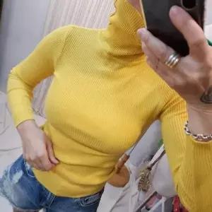 [골드스마일]니트 골지 슬림 겨울 목폴라 노랑 목티