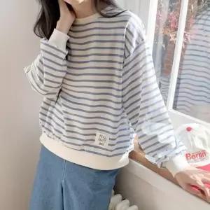 [옷자락]여성 편안한 일상복 루즈핏 스트라이프 맨투맨