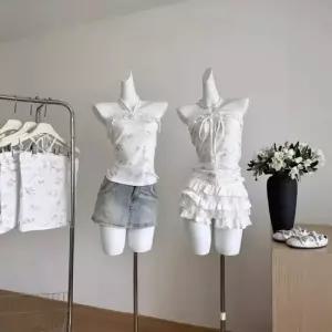 볼사스 여친 캐주얼 잔주름 슬림핏 홀터넥 조끼 레이스 탑 ADOR1