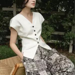 볼사스 하계 캐주얼 여자 조끼 나시 슬림핏 복고풍 ADOR2