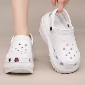 통굽 키높이효과 폭신한 쿠션감 경량슬리퍼 펀칭샌들 여성 통굽 샌들 사무실 실내화 여름 외출용 슬리퍼 가