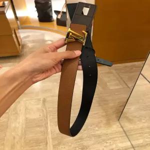 루이비통 LV 리버서블 여성 벨트 30MM (블랙/브라운) M9521W