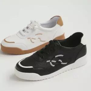 자수 패치 포인트 투톤 배색 디자인 보드화 운동화 키높이운동화 여자신발 통굽운동화