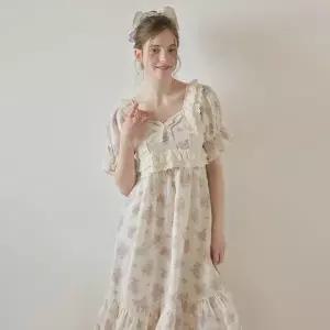 [lunaluz](신세계 사우스시티)여성 리앙플라워 레이온코튼 반소매 스퀘어넥 원피스 잠옷