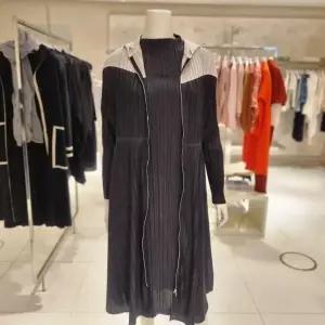 YK03WNPCT01_V배색후드바바리코트