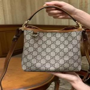 구찌 GG 엠블럼 버킷백 토트백 815118