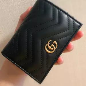 구찌 마틀라세 반지갑 (466492 DTD1T 1000)