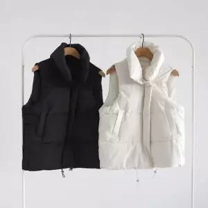 하이넥 숏패딩 조끼 베스트 남녀공용 겨울 데일리룩