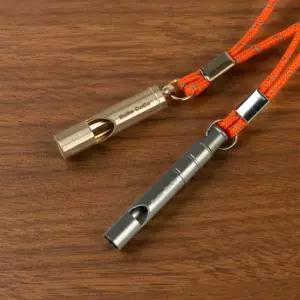 휴대용 목걸이 호루라기 1+1 티타늄 휘슬 커플 세트 호신용품