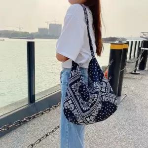 스트릿 패션 페이즐리 반다나 숄더백 크로스백 가방 호보백 쇼퍼백 여성숄더백