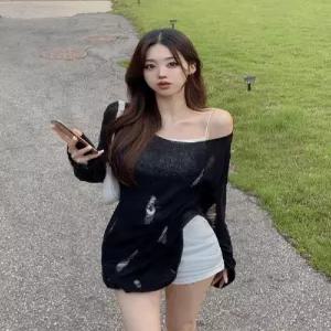 [워너비뮤즈]무배 보트넥 언발 오프숄더 데미지 니트 워너비뮤즈 (36156448)