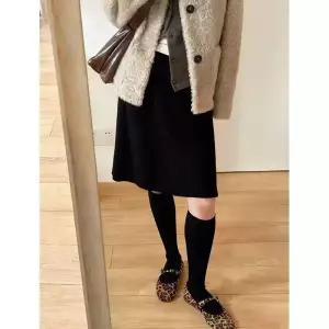 손오천 여사친 스커트 니트 메일라드 일자 데일리룩 A라인 KUK1