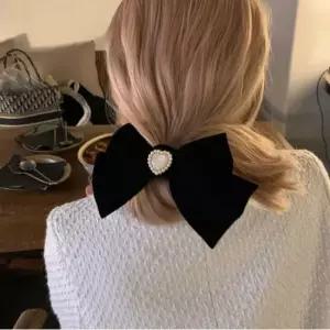 하트진주 디자인 포인트 헤어악세서리 벨벳소재리본핀 하트 진주 하트진주 벨벳소재