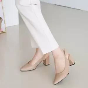 길이조절 버클 스트랩 슬링백 데일리 컬러 통굽힐 통굽구두 통굽힐 발편한여성구두