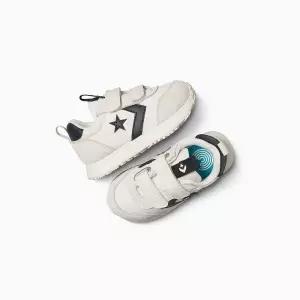 컨버스 키즈 오메가 트레이너 이지 온 빈티지 화이트 A15561C