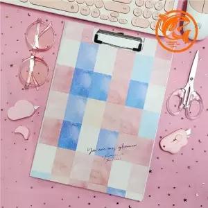 ( )세련된 핑크 체크 디자인 A4 클립보드 결재판 사무용 필기판 고급스러운 사무용품