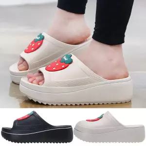 S 딸기 여성 슬리퍼 샌들 실내화 아쿠아슈즈 통굽 키높이 젤리신발 2133869 J