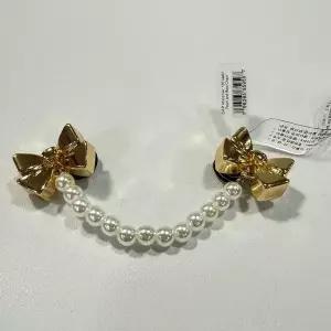 [크록스][] 10014461 진주리본 체인 지비츠 (S45039516)