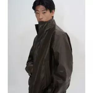 PLACESTUDIOMAN 어센틱 더블버튼 하이넥 싱글 오버핏 비건 레더 자켓 [브라운]