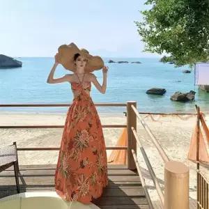 치마 여자 A라인 봄스커트 펀칭 셔링 홀터넥 보헤미안 바캉스룩 포토 비치 ible1