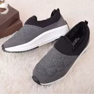 키높이 통굽 슬립온운동화 방한 털신 끈없는신발 단화 모카신 여성단화 방한화 털신