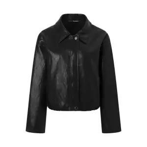 레더 카라 집업 밴딩 크롭 자켓 XP3JK025L0 1250109