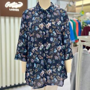 크로커다일레이디 HC28 인견프린트브라우스 여성스러운 라운드쉐입 카라와 밑단의 플