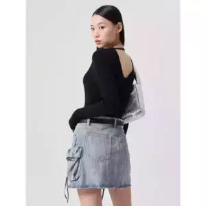 [매장정품] 8SECONDS 에잇세컨즈 [UNI8] 백 컷아웃 디테일 니트 블랙 (354251KQ45)