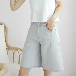 [하프클럽/]여성 빅사이즈 라이트블루 버뮤다 반바지 5부 와이드 청바지
