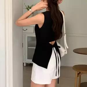 [코코블랑] 샤이 뒷트임 나시 블라우스