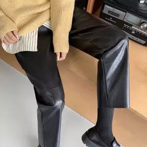 여성 가죽바지 9부 바이커 가을 레자 블랙 팬츠