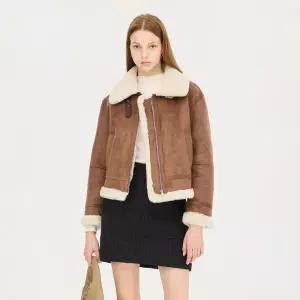 [시슬리]넥 버클 집업 인조 무스탕_SALEC1561