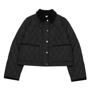 [롯데백화점]버버리 크롭 퀼팅 나일론 재킷 8107465