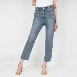[게스]여성 청바지 크롭 맘핏 미디엄블루 YN2D0089 M 663161