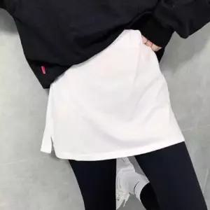 엉덩이 가리개 옆절개 디자인 후드나 맨투맨에 레이어드해서 입기 좋은 페이크 스커트