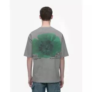 질스튜어트 JILLSTUART 뉴욕 남성 [BEST] 차콜 플라워 프린트 피그먼트 반팔티셔츠