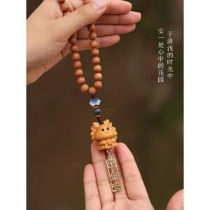 귀여운 용 캐릭터 목조각 염주 걸이 차량용 미러 장식 행운의 부적 펜던트