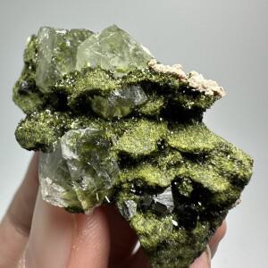 천연 원석 에피도트 및 투명 석영 크리스탈 클러스터 광물 표본 암석 - 홈 데코레이션 선물 힐링