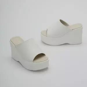 [다잇템] 여성 일상용 샌달 플랫폼 코지 샌들힐 캐쥬얼 슬리퍼