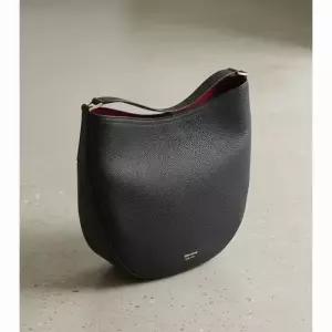 살바토레 페라가모 26SS 미디엄 호보백 여성 숄더백 21A170 785028