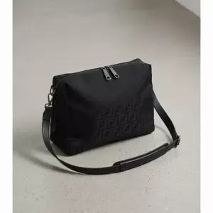 펜디 루이 라지 나일론 메신저백 7VA667 AVC6 F0SAJ